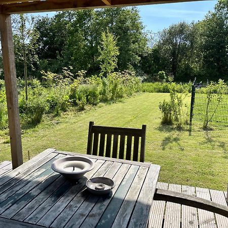 Vrijstaand Chalet Met Veel Buitenruimte En Veranda Zuid-Scharwoude 外观 照片