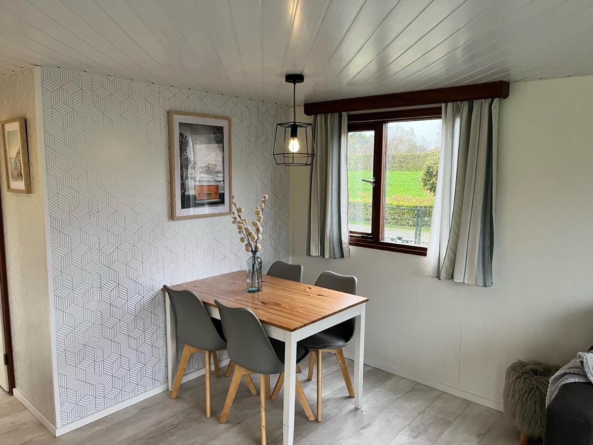 Vrijstaand Chalet Met Veel Buitenruimte En Veranda Zuid-Scharwoude 外观 照片