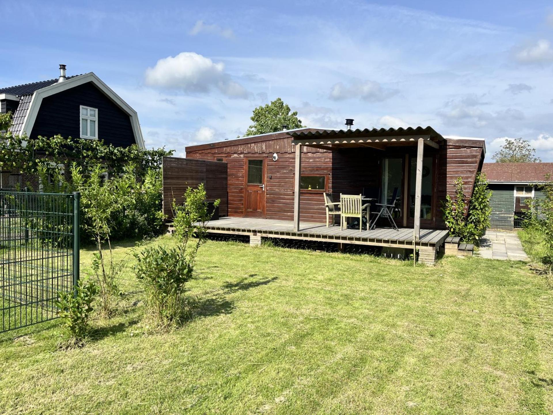 Vrijstaand Chalet Met Veel Buitenruimte En Veranda Zuid-Scharwoude 外观 照片