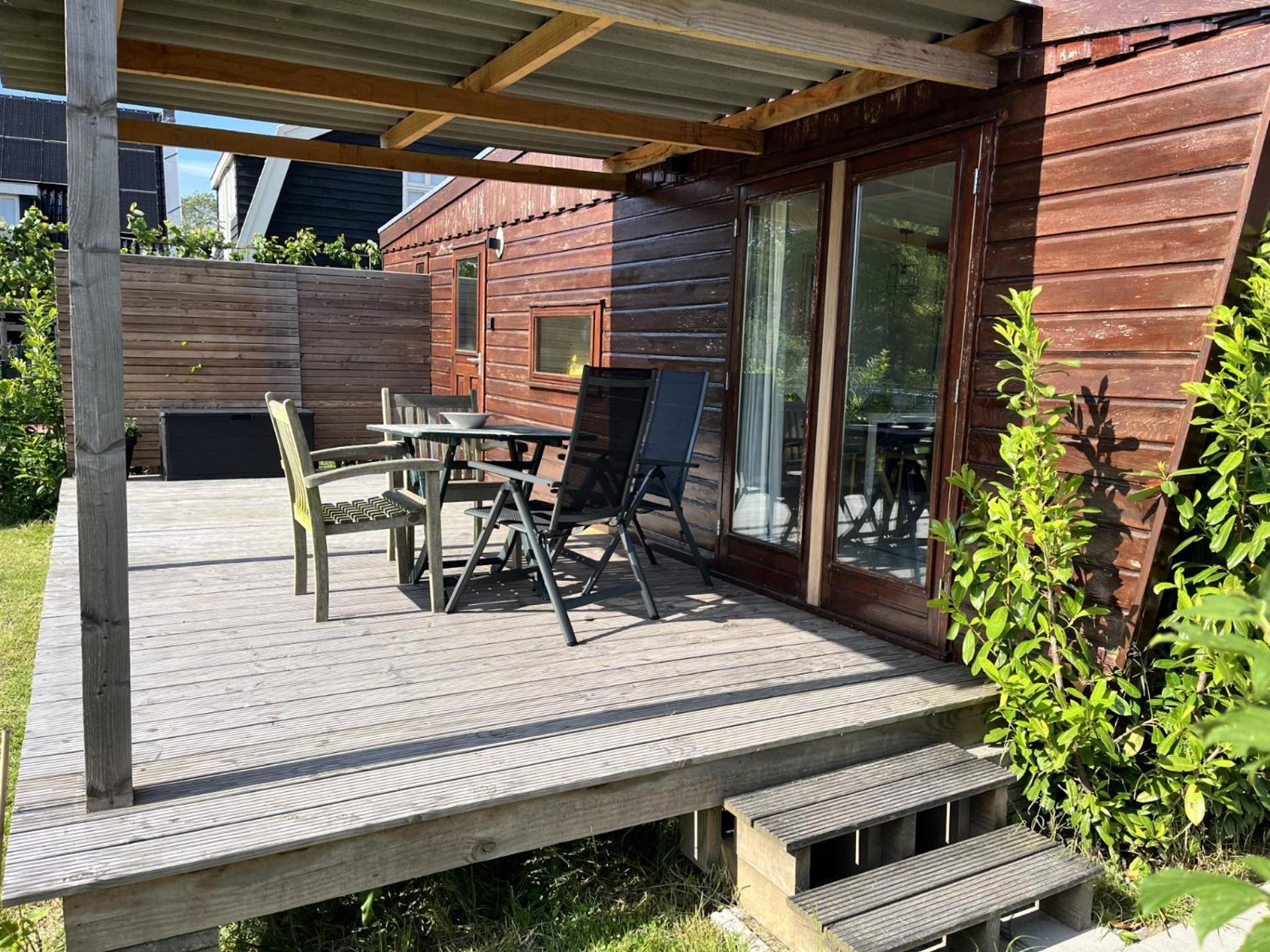 Vrijstaand Chalet Met Veel Buitenruimte En Veranda Zuid-Scharwoude 外观 照片